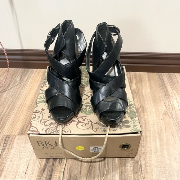 BKE Buckle Studded Strappy Sandals - Picture 2 of 7